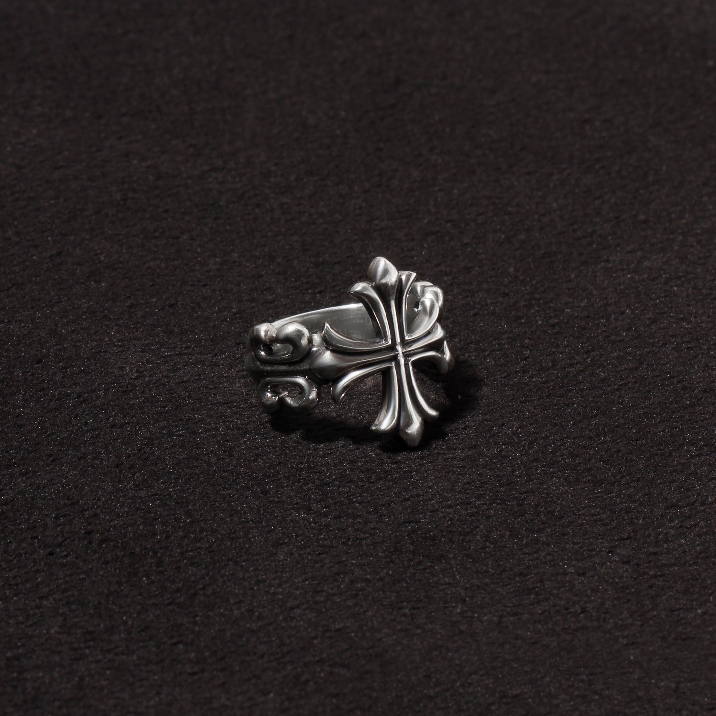 925 Stering Silver Gothic Cross Ring in Antique Silver – Bold Medieval-Inspired Statement Jewelry for Men & Women