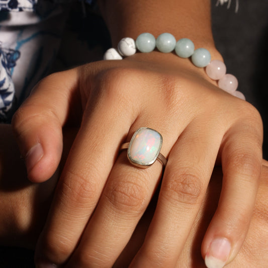 925 Sterling Silver Ethiopian Opal Gemstone Ring – Iridescent Elegance & Emotional Clarity