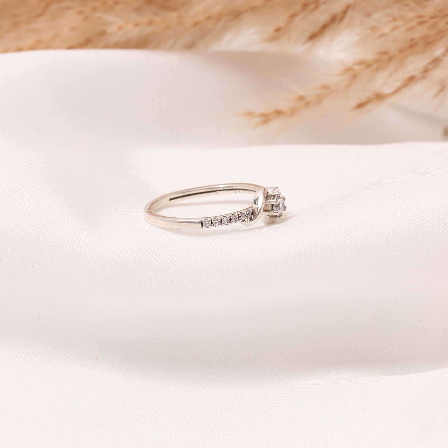 Delicate 925 Sterling Silver White Zircon Gemstone Ring – Elegant Twist Design