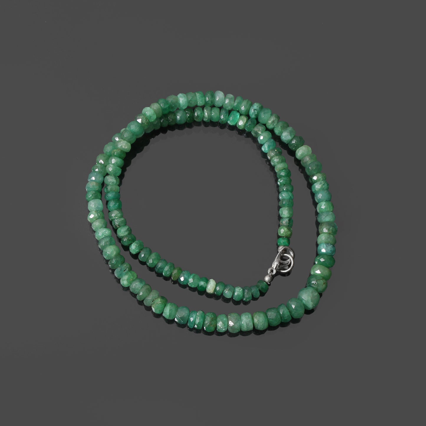 Natural Emerald Beaded Necklace – Elegant Green Gemstone Jewelry for Timeless Style