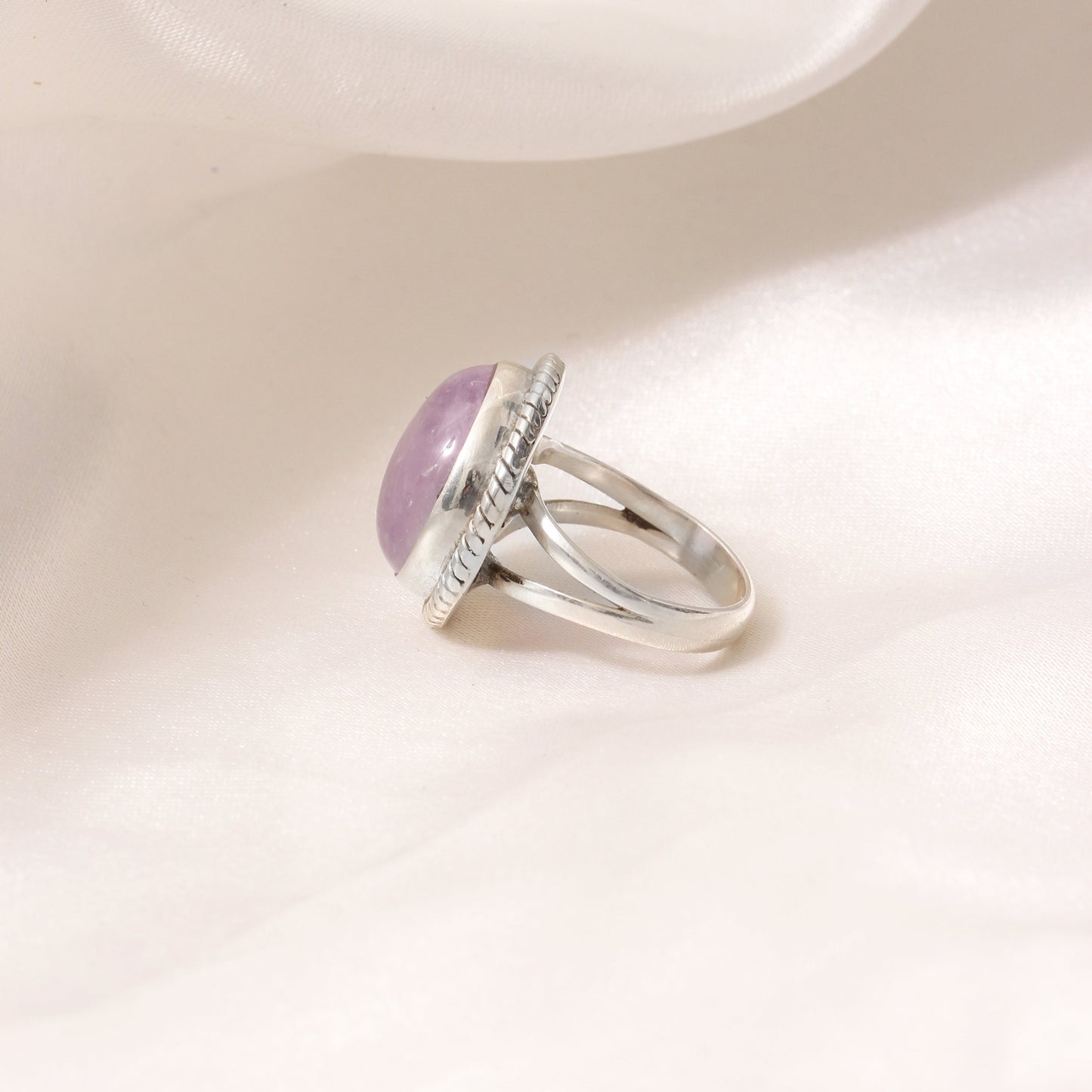 925 Sterling Silver Amethyst Gemstone Ring – Calming Purple Gemstone for Balance & Spiritual Growth
