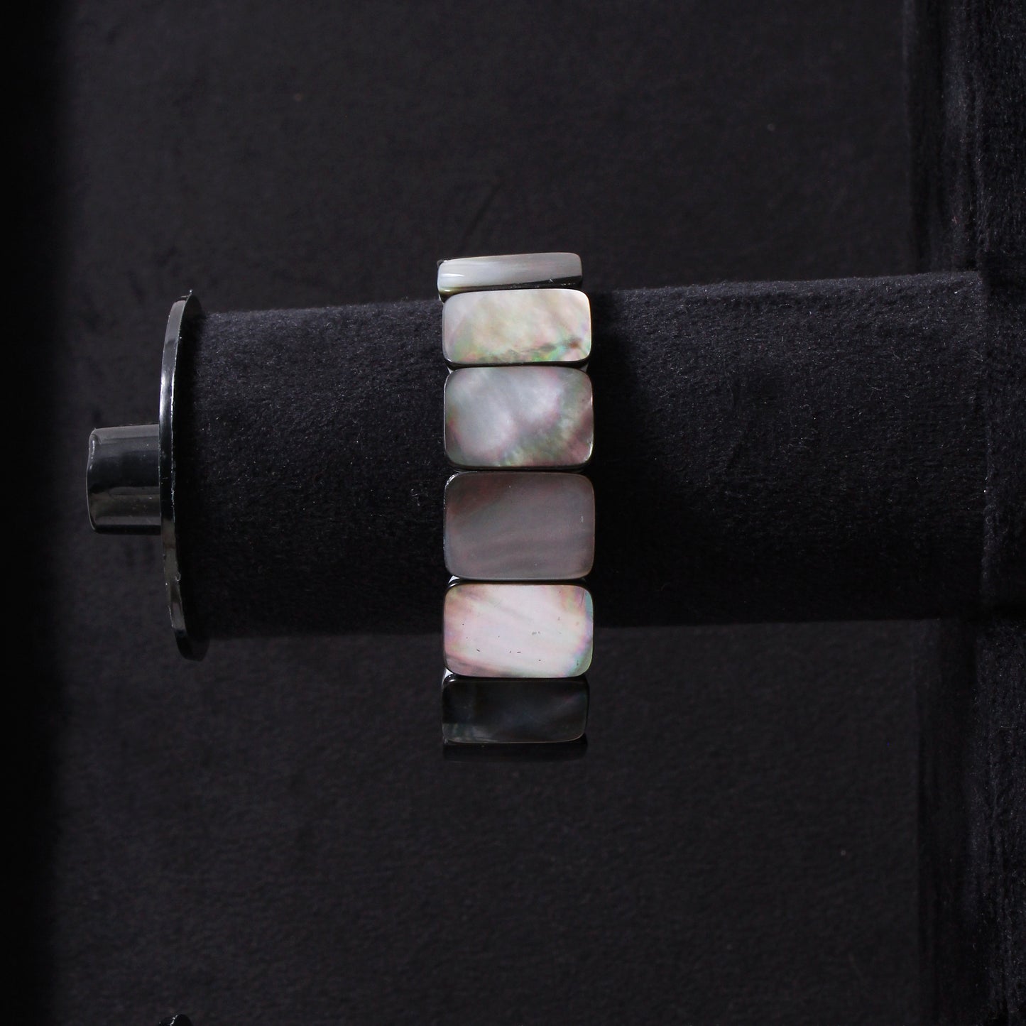 Elegant Shell Pearl Bracelet – Stylish Rectangular Beads for Timeless Beauty