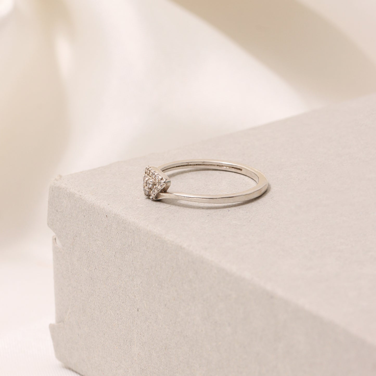 925 Sterling Silver White Zircon Cluster Ring – Elegant Statement Jewelry