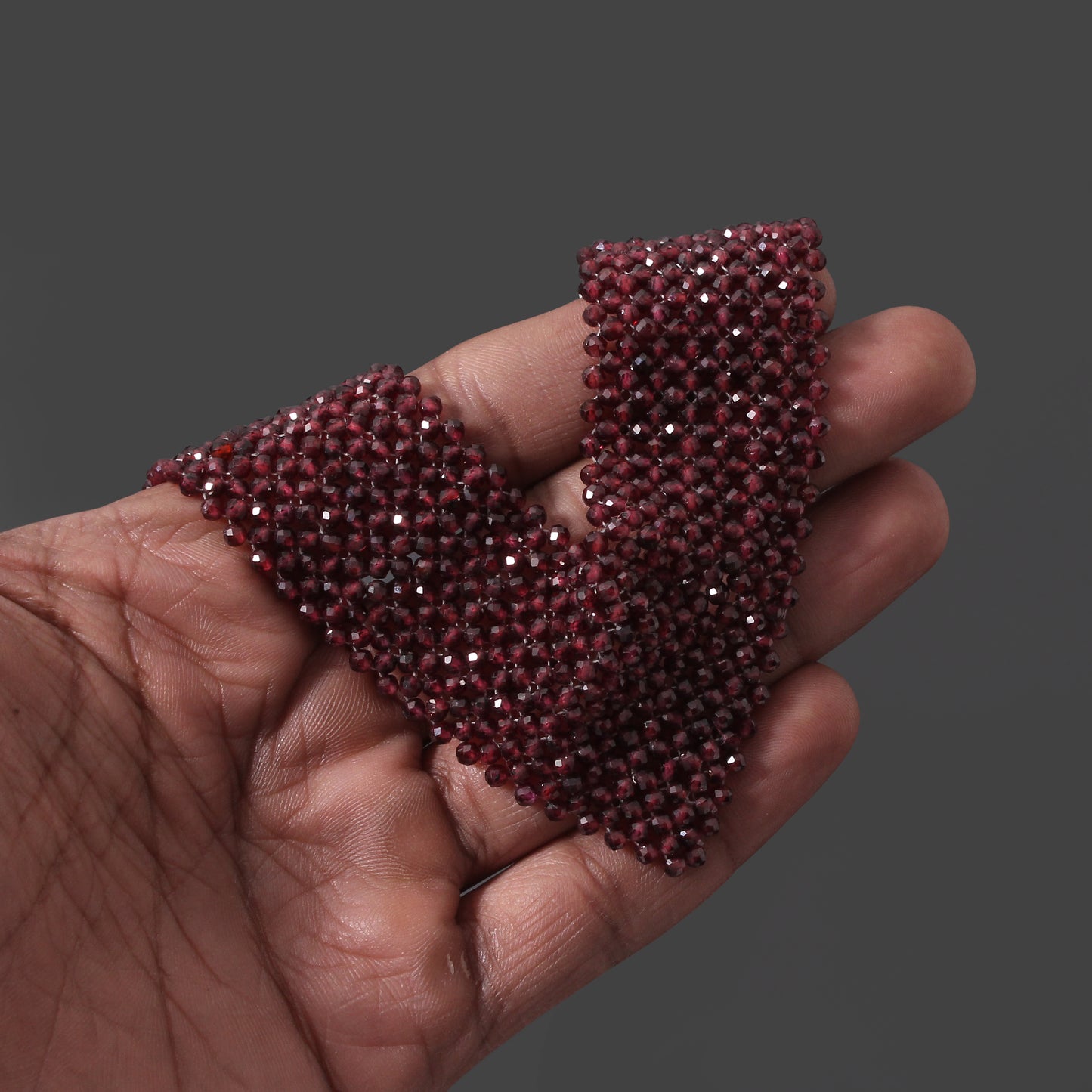 Luxurious Natural Garnet Beaded Choker Necklace With Gold-Plated Clasp – Timeless Elegance