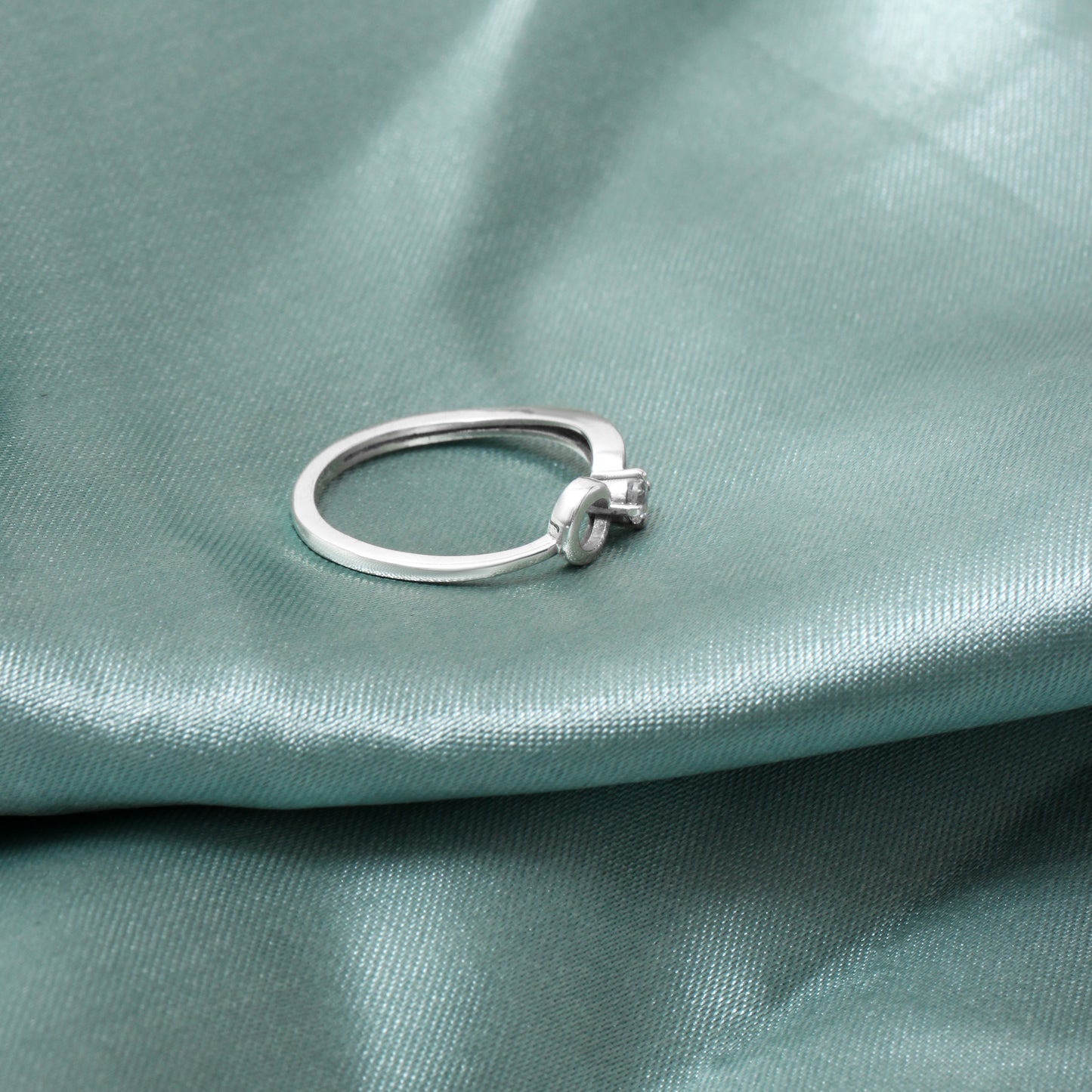 925 Sterling Silver White Zircon Gemstone Ring - Elegant & Timeless