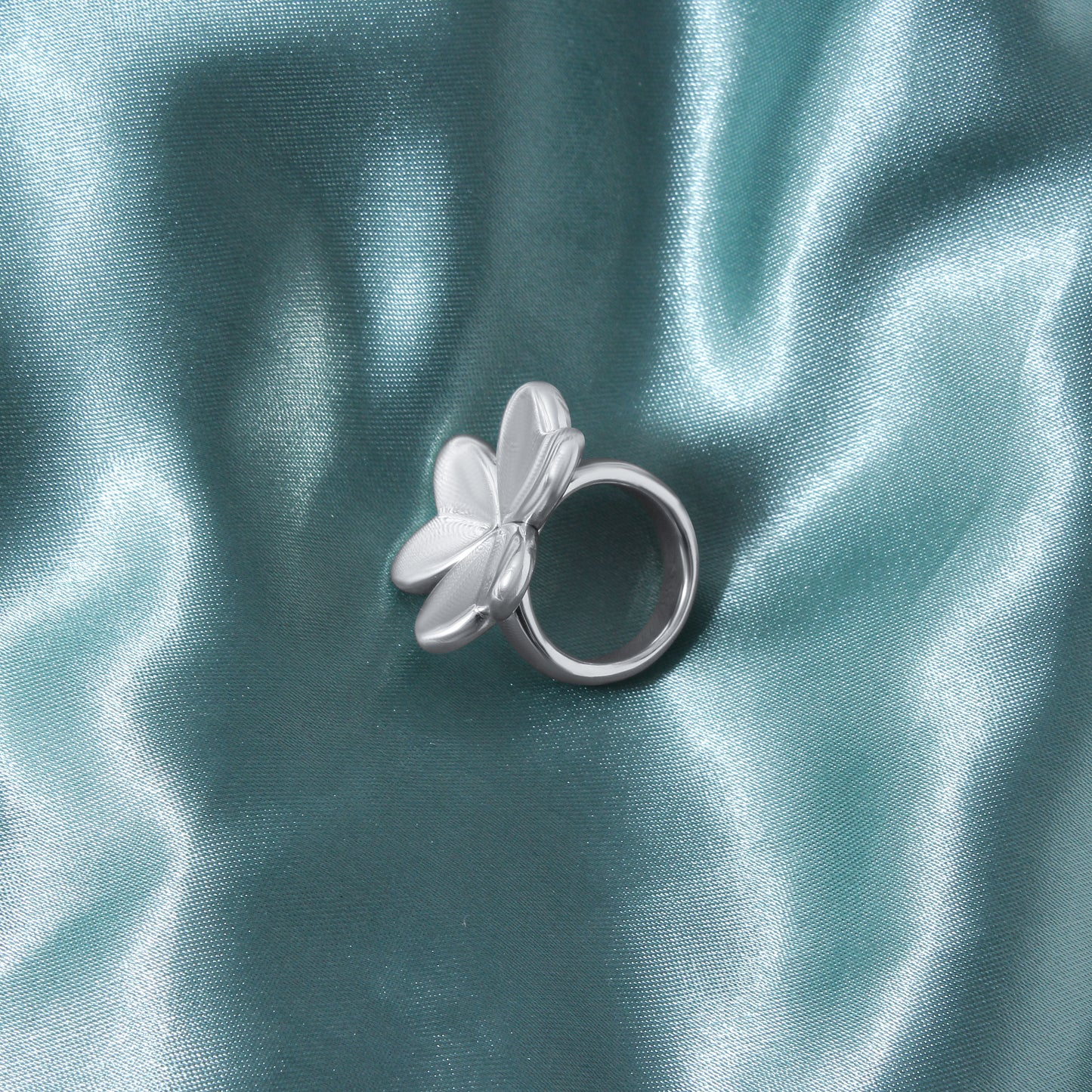 Elegant 925 Sterling Silver Three-Leaf Clover Ring – Lucky Charm Jewelry