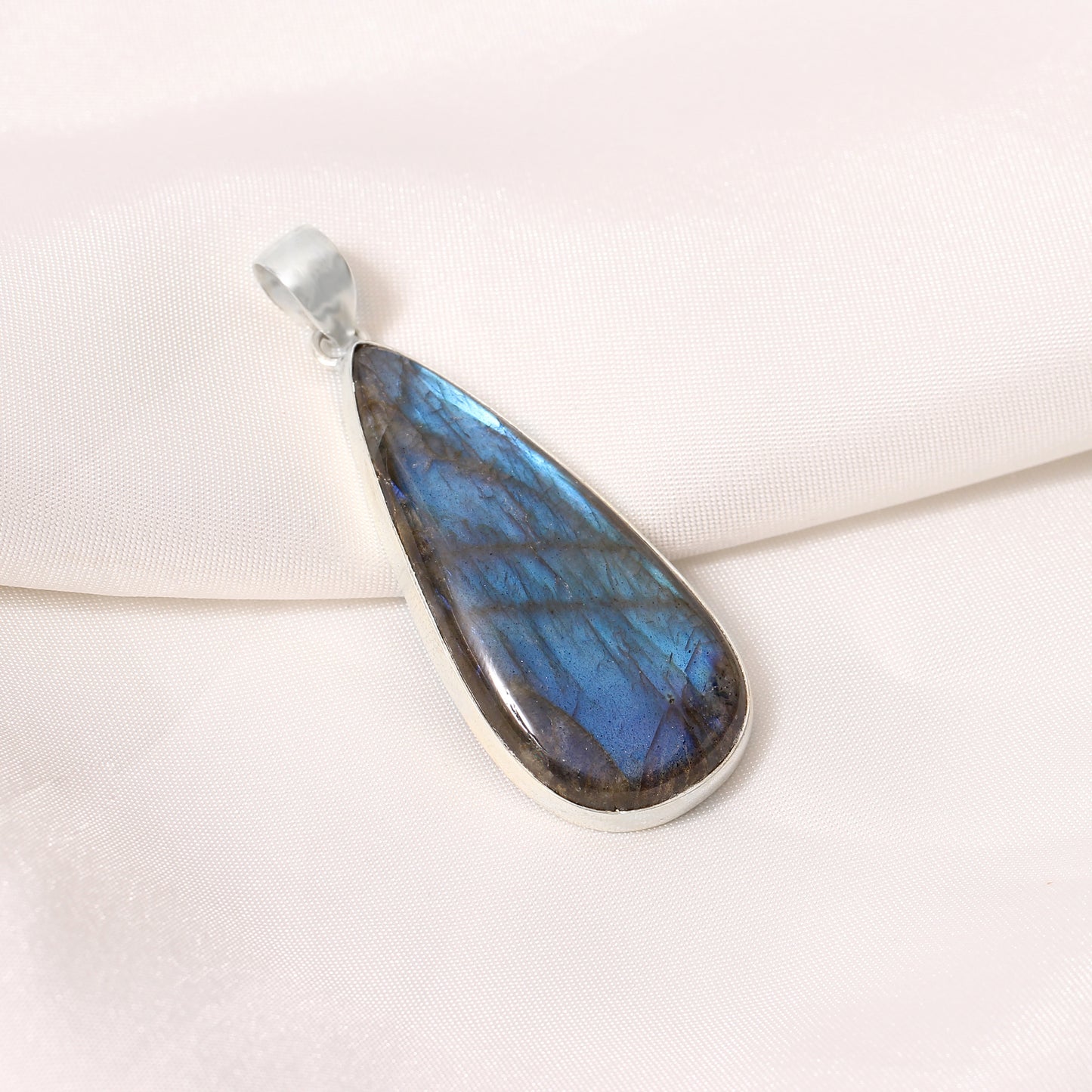 925 Sterling Silver Labradorite Teardrop Pendant Necklace