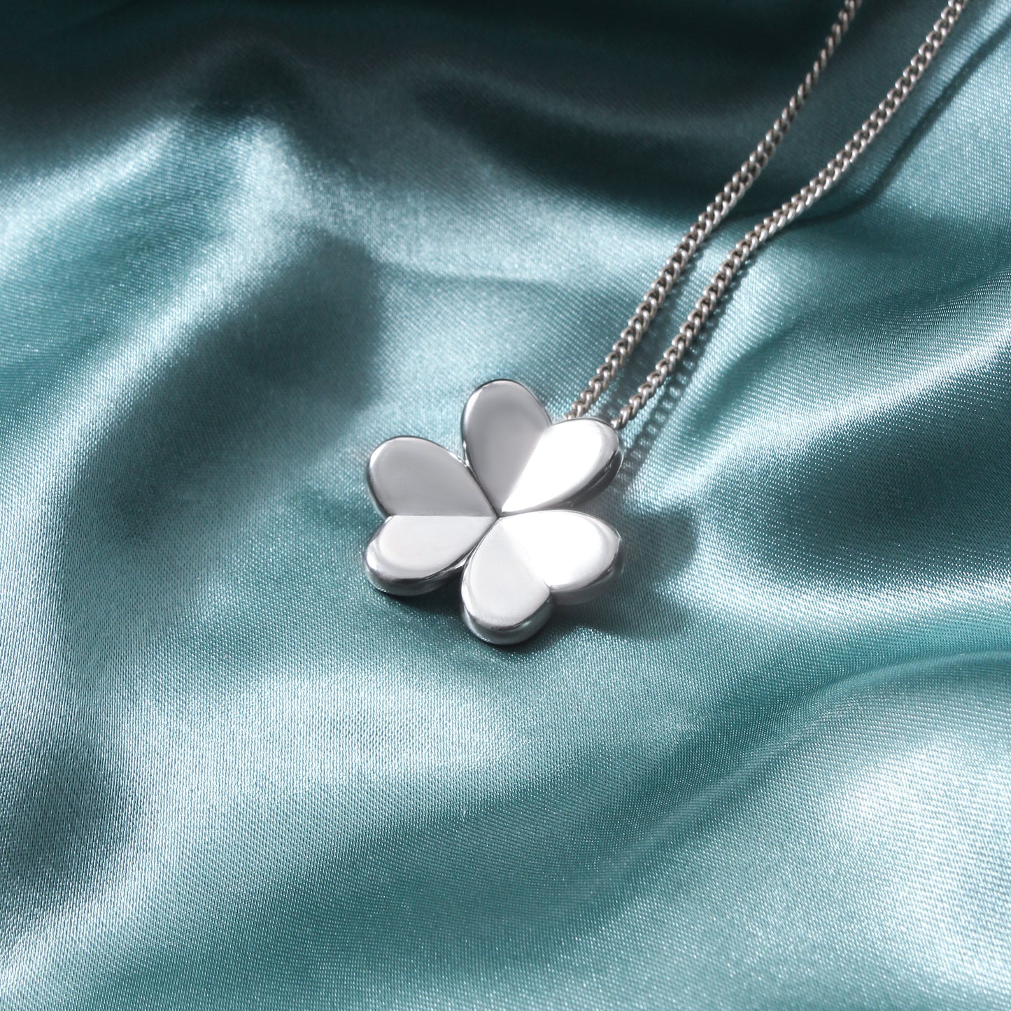 Elegant 925 Sterling Silver Three-Leaf Clover Pendant Necklace – Stylish Jewelry for Women