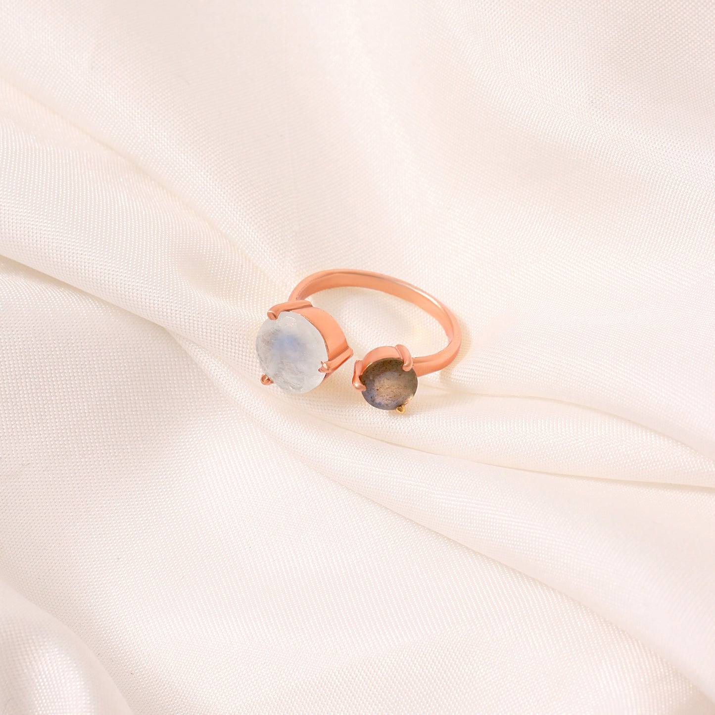 Labradorite & Moonstone Gemstone Ring – Intuition, Balance & Transformation