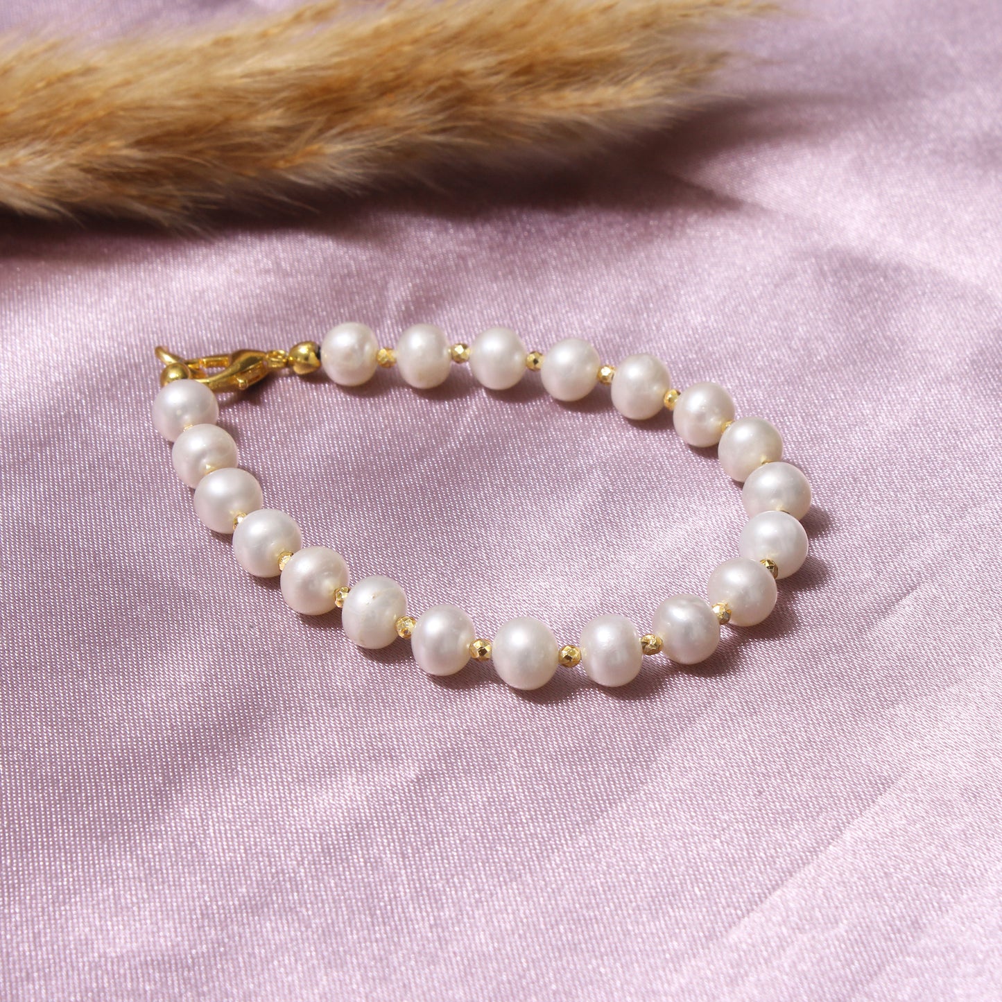 Pearl & Golden Pyrite Beaded Bracelet – Elegant Accessory with Positive Energy Benefits