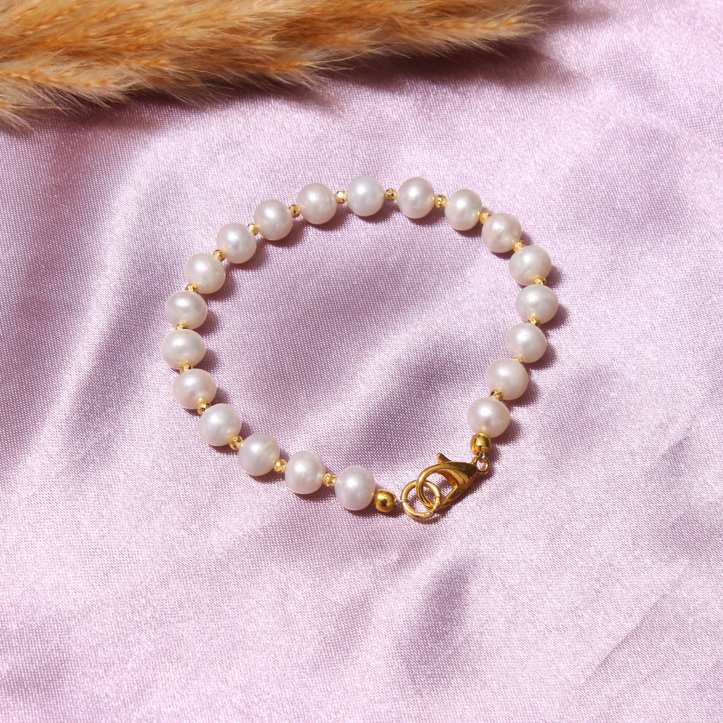 Pearl & Golden Pyrite Beaded Bracelet – Elegant Accessory with Positive Energy Benefits