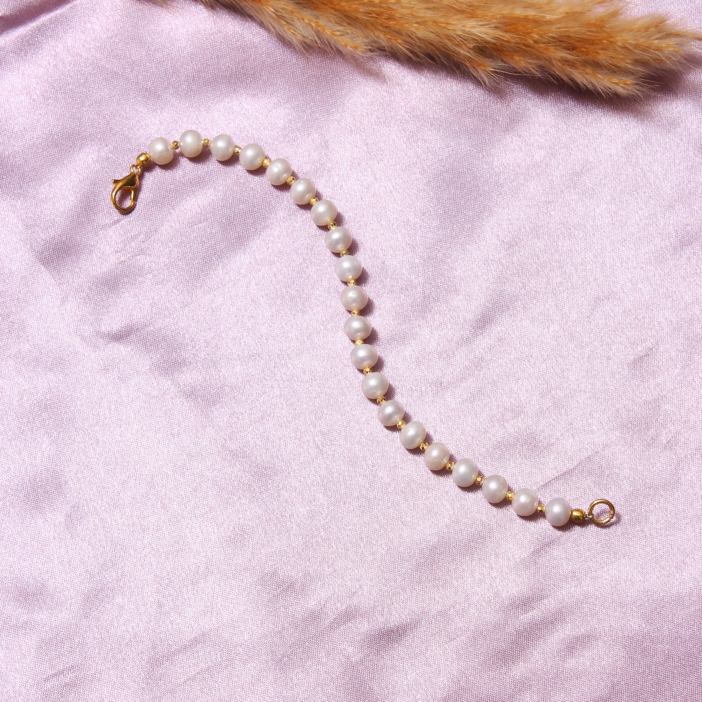 Pearl & Golden Pyrite Beaded Bracelet – Elegant Accessory with Positive Energy Benefits