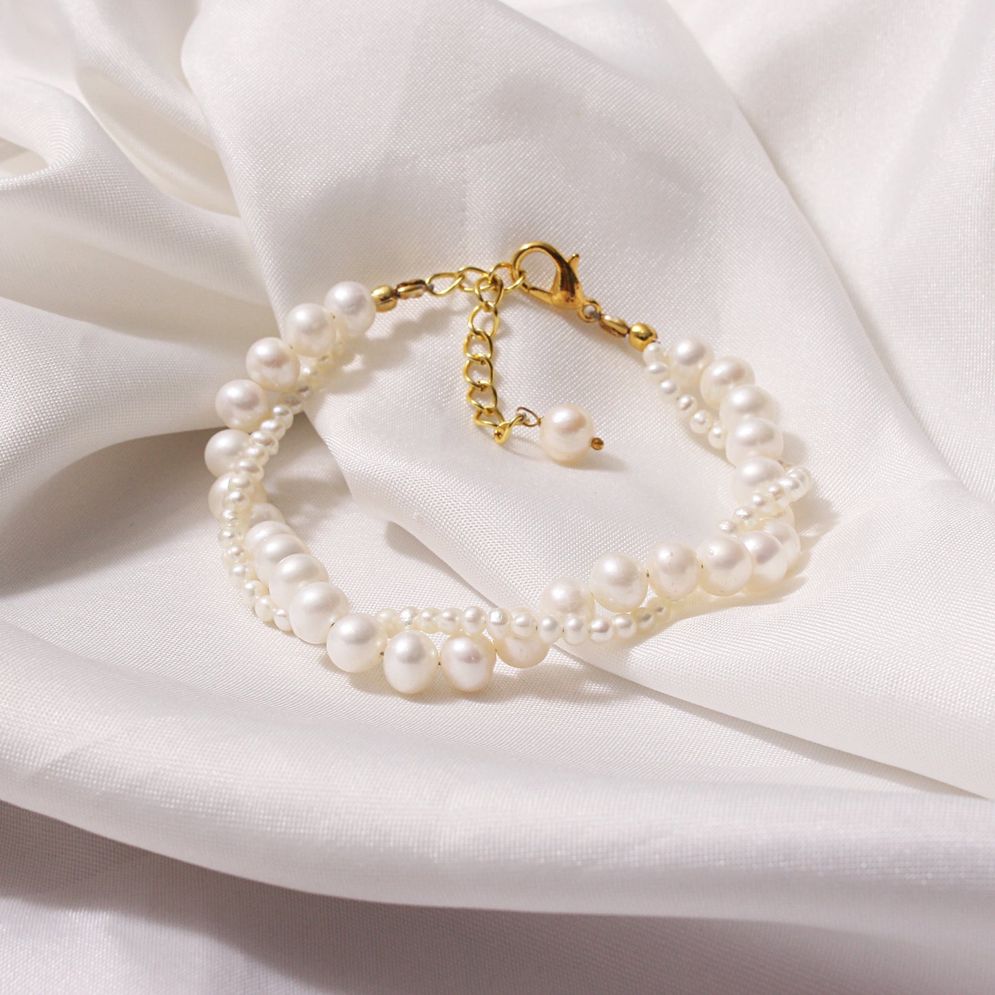 Elegant Pearl Twisted Beaded Bracelet – Classic Style with a Modern Twist