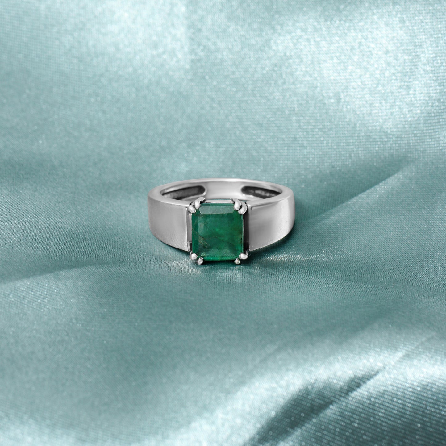 Natural Green Emerald Ring for Men’s in Sterling Silver – Statement of Strength & Sophistication