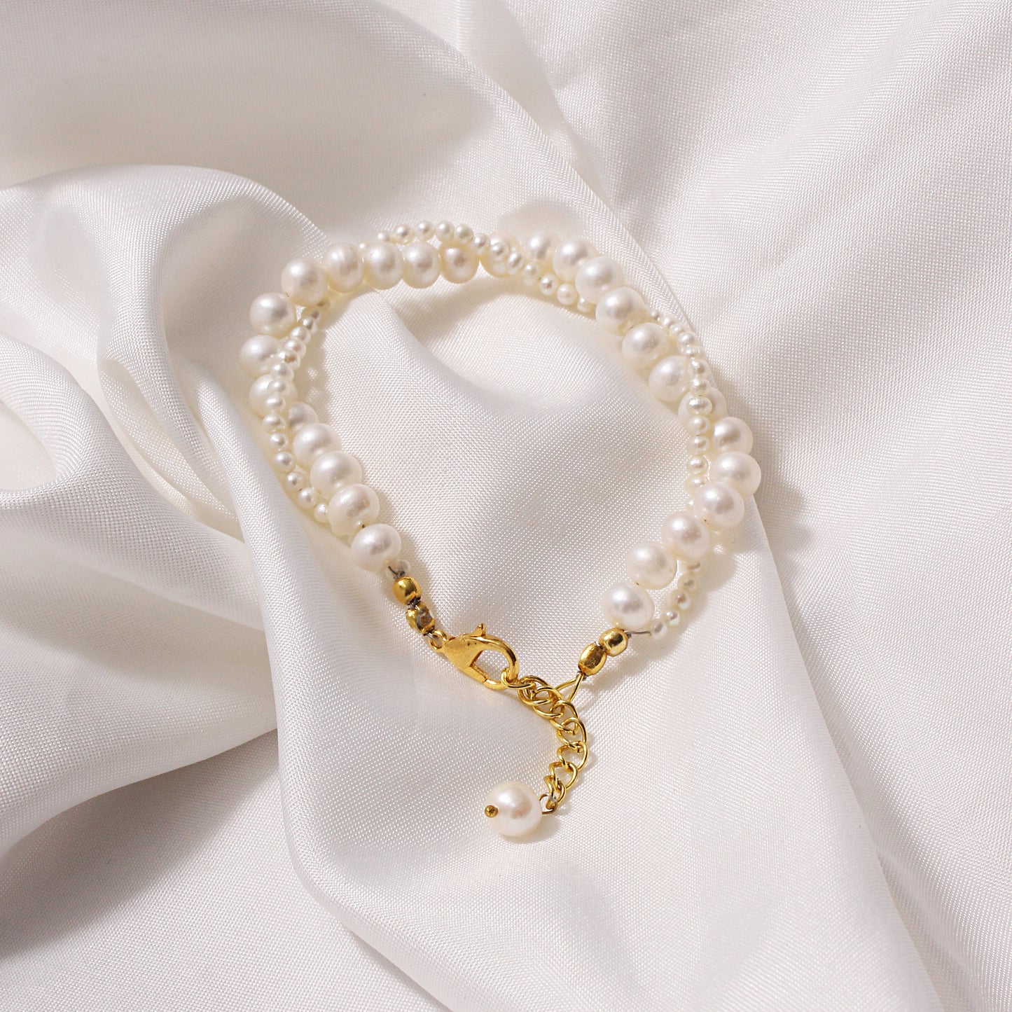 Elegant Pearl Twisted Beaded Bracelet – Classic Style with a Modern Twist