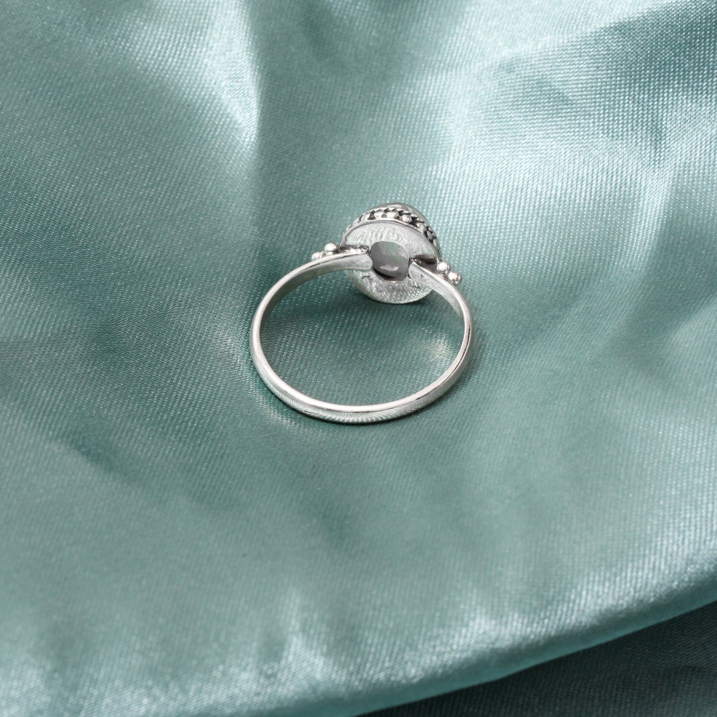 Natural Moonstone Gemstone Ring – Mystical Iridescence in Sterling Silver