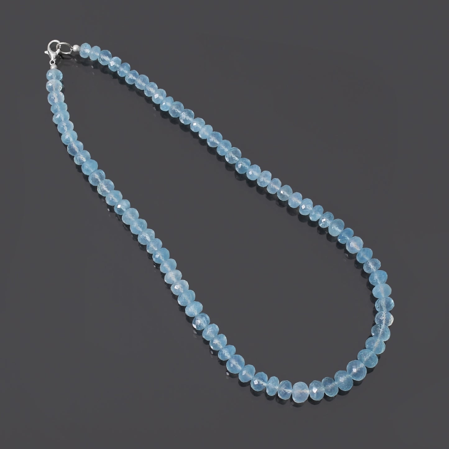 Elegant Aquamarine Beaded Necklace – Calming & Stylish Gemstone Jewelry
