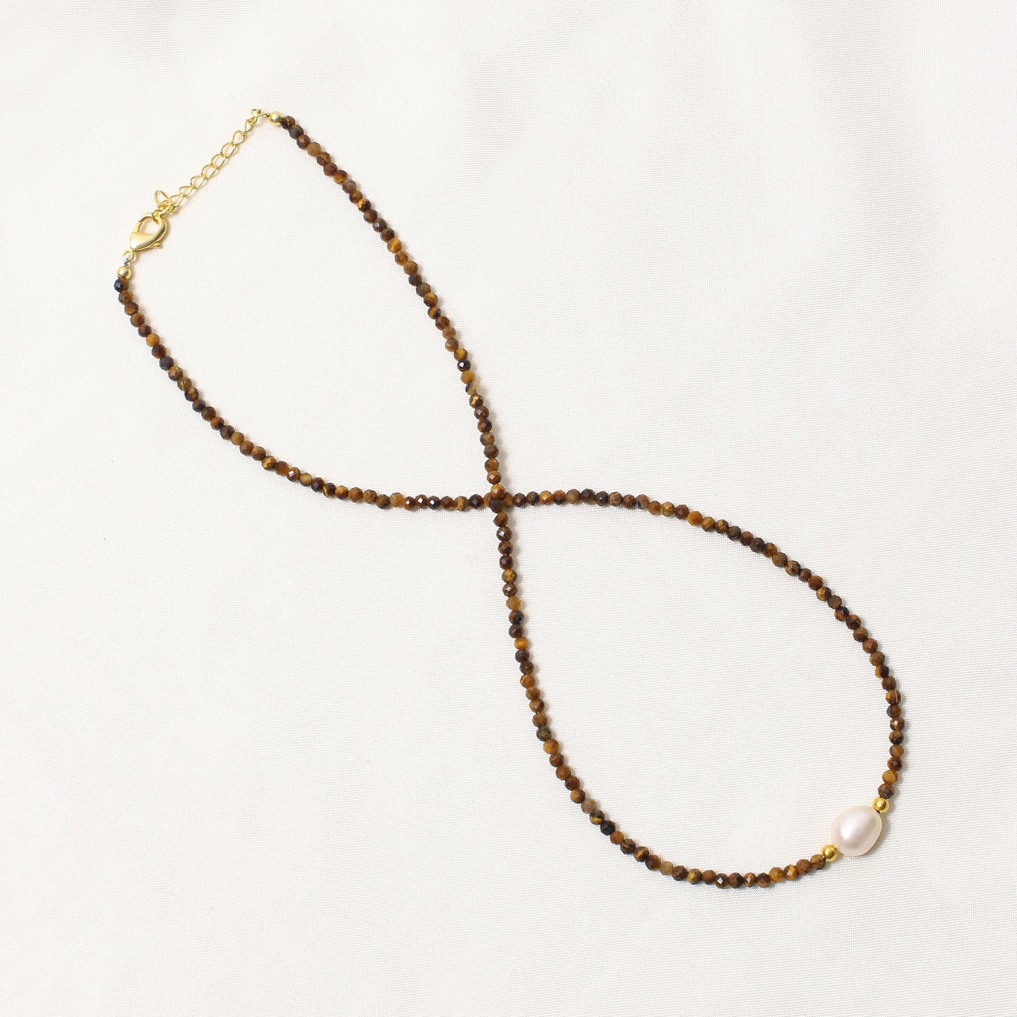 Natural Tiger Eye & Pearl Beaded Necklace – Protective Energy Jewelry with Elegant Charm
