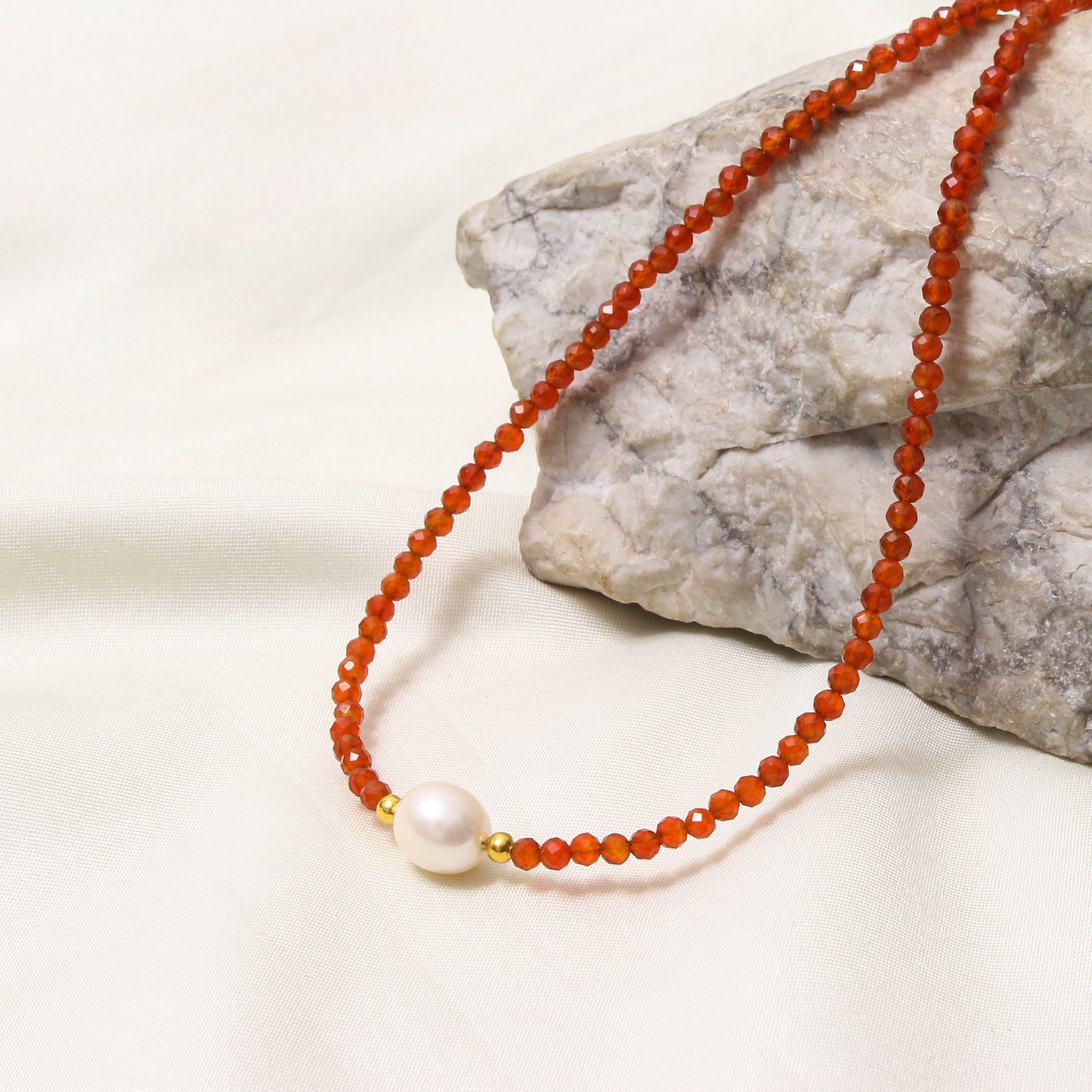 Natural Carnelian Beaded Necklace with Freshwater Pearl – Handmade Healing Gemstone Jewelry for Women