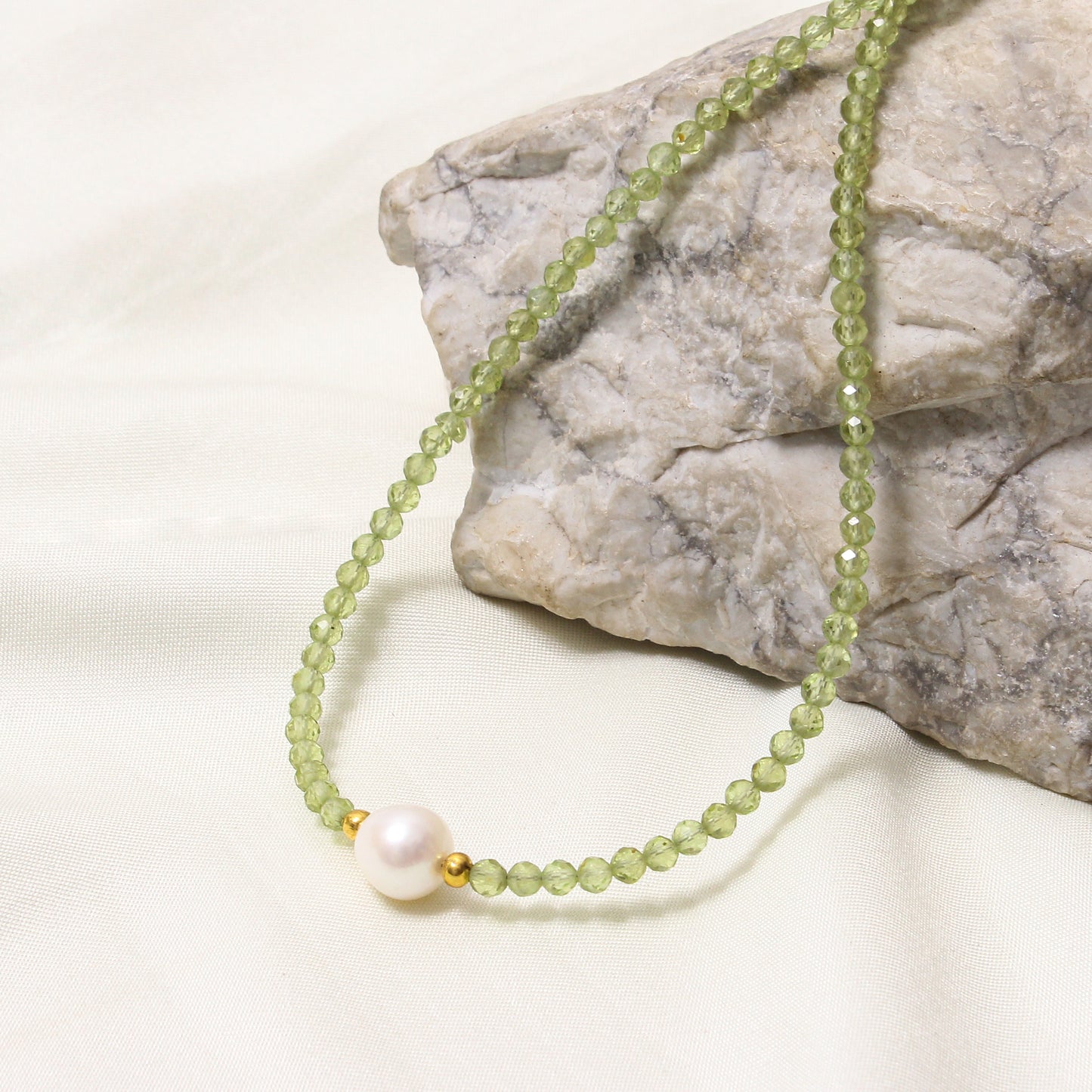 Natural Peridot & Pearl Beaded Necklace – Handmade Gemstone Choker with Gold Plating, August Birthstone Jewelry for Women