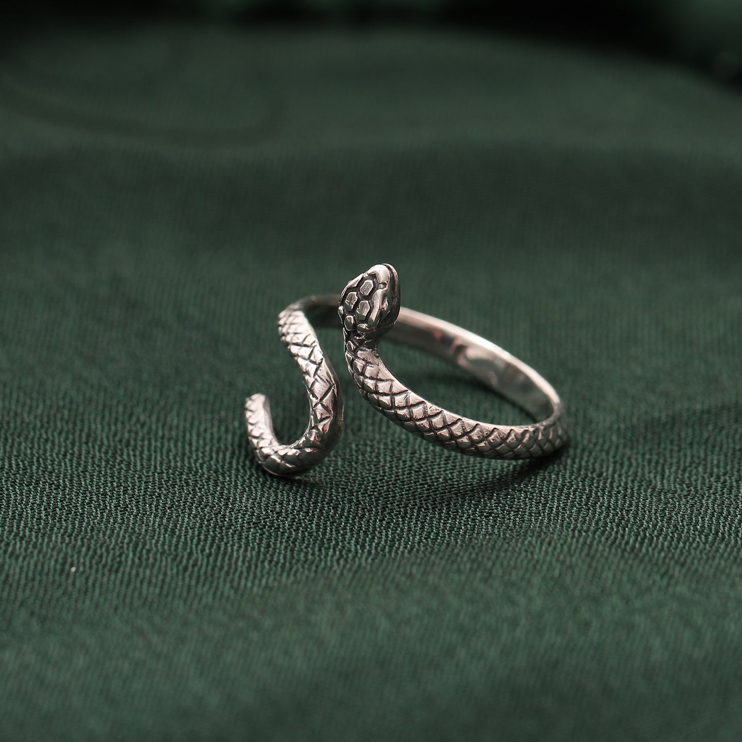 Bold Serpent Design Sterling Silver Ring – Symbol of Power, Transformation & Protection