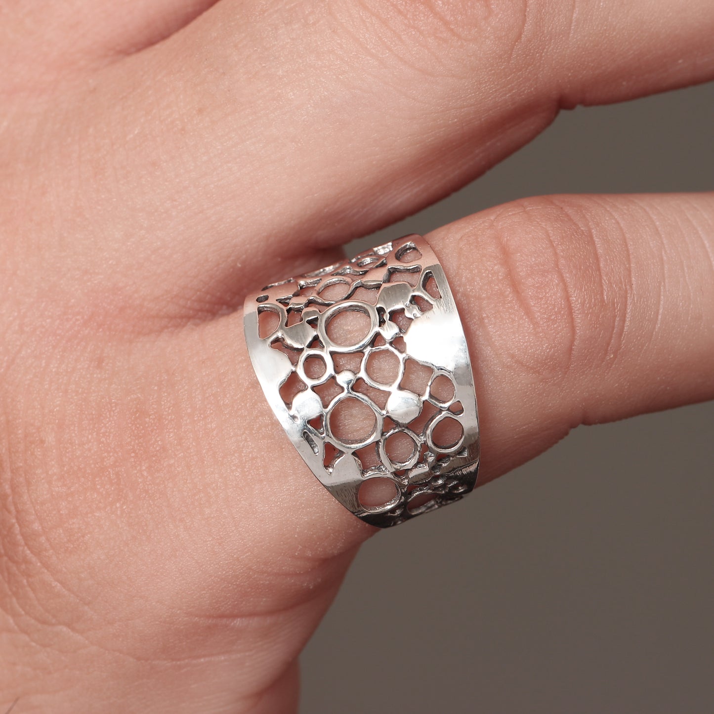 925 Sterling Silver Artistic Hole & Dot Design Ring – Modern Textured Statement Jewelry