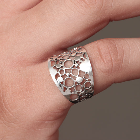 925 Sterling Silver Artistic Hole & Dot Design Ring – Modern Textured Statement Jewelry