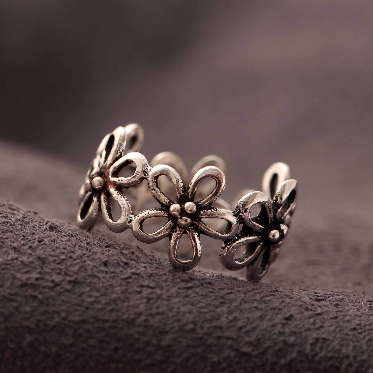 Vintage Daisy Flower Ring – Adjustable Floral Design for Elegant Everyday Style
