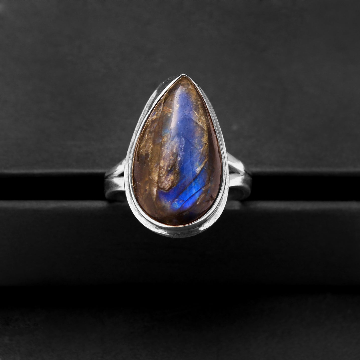 Natural labradorite Gemstone Ring