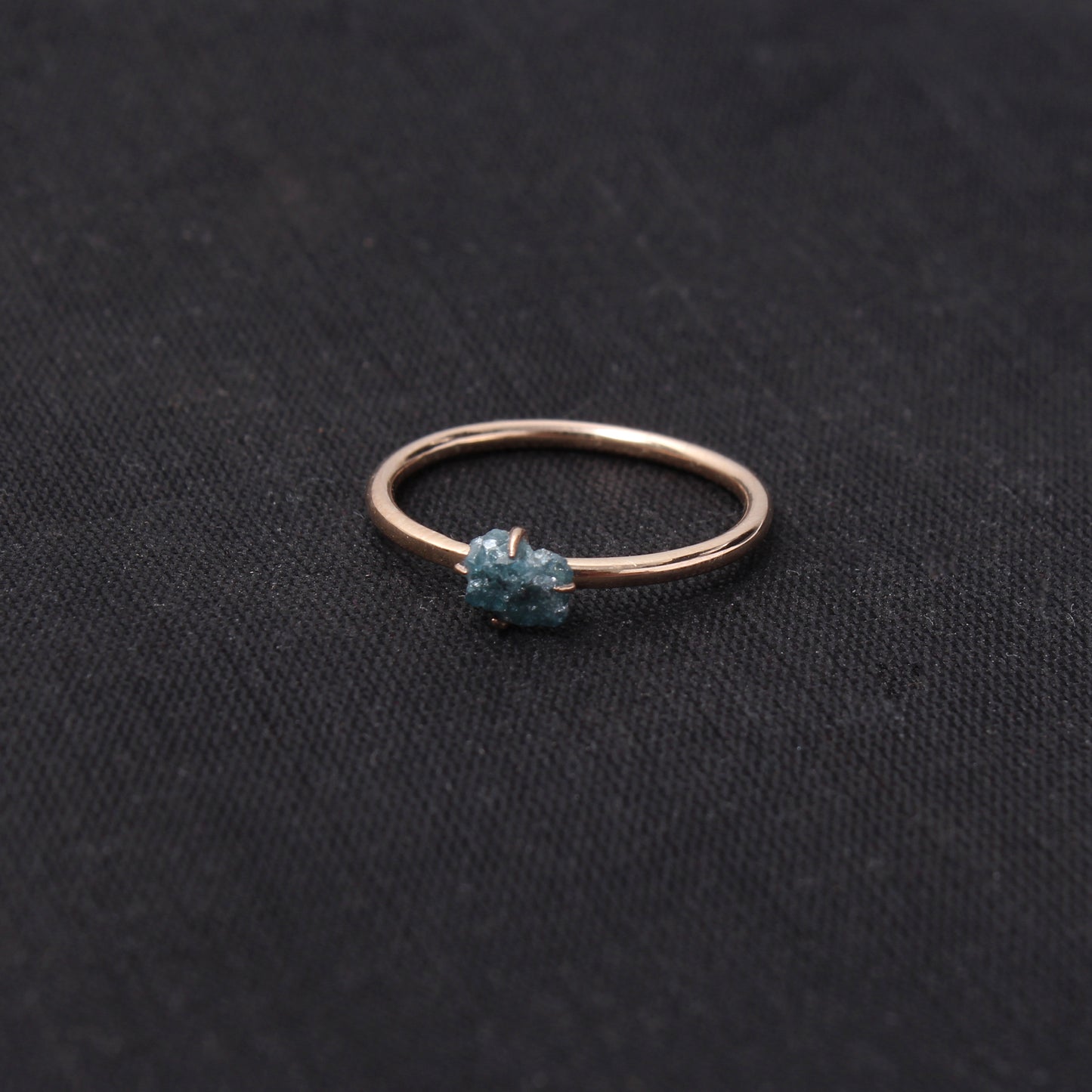 Elegant Natural Blue Diamond Rough Gemstone Ring – Raw Beauty & Timeless Luxury