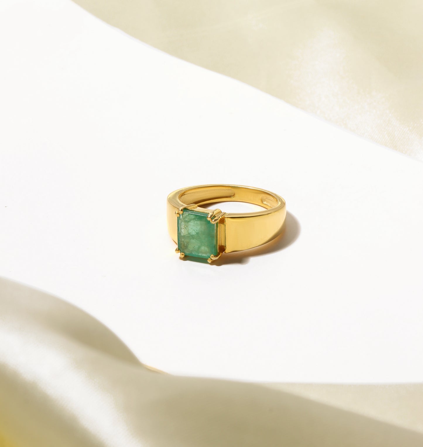 Natural Green Emerald Ring for Men’s in Sterling Silver – Statement of Strength & Sophistication