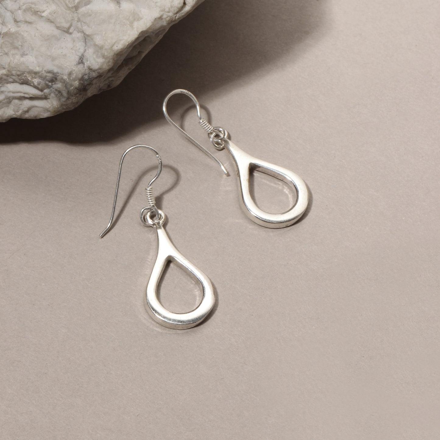 925 Sterling Silver Teardrop Dangle Earrings – Elegant and Minimalist Design