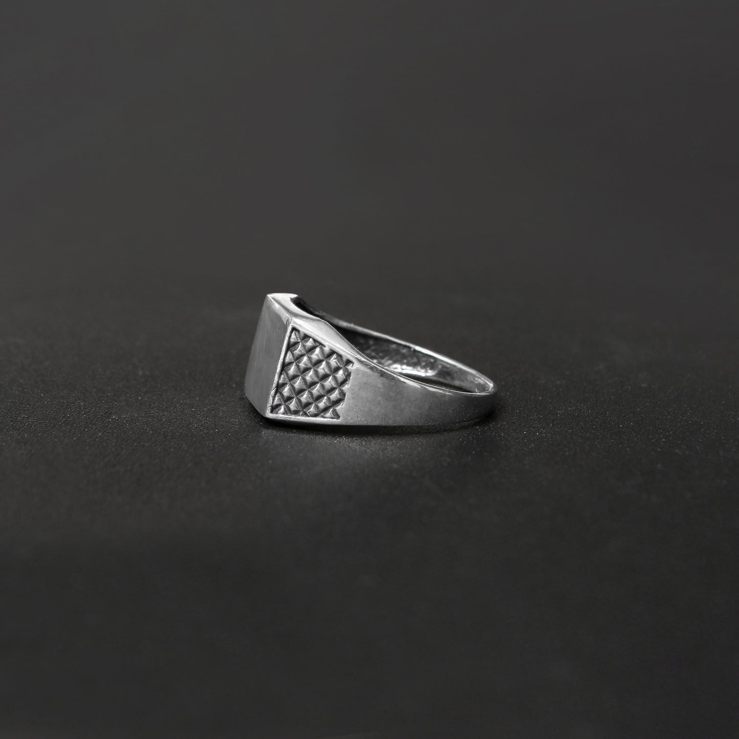 925 Sterling Silver Men's Signet Ring – Bold and Stylish Silver Ring