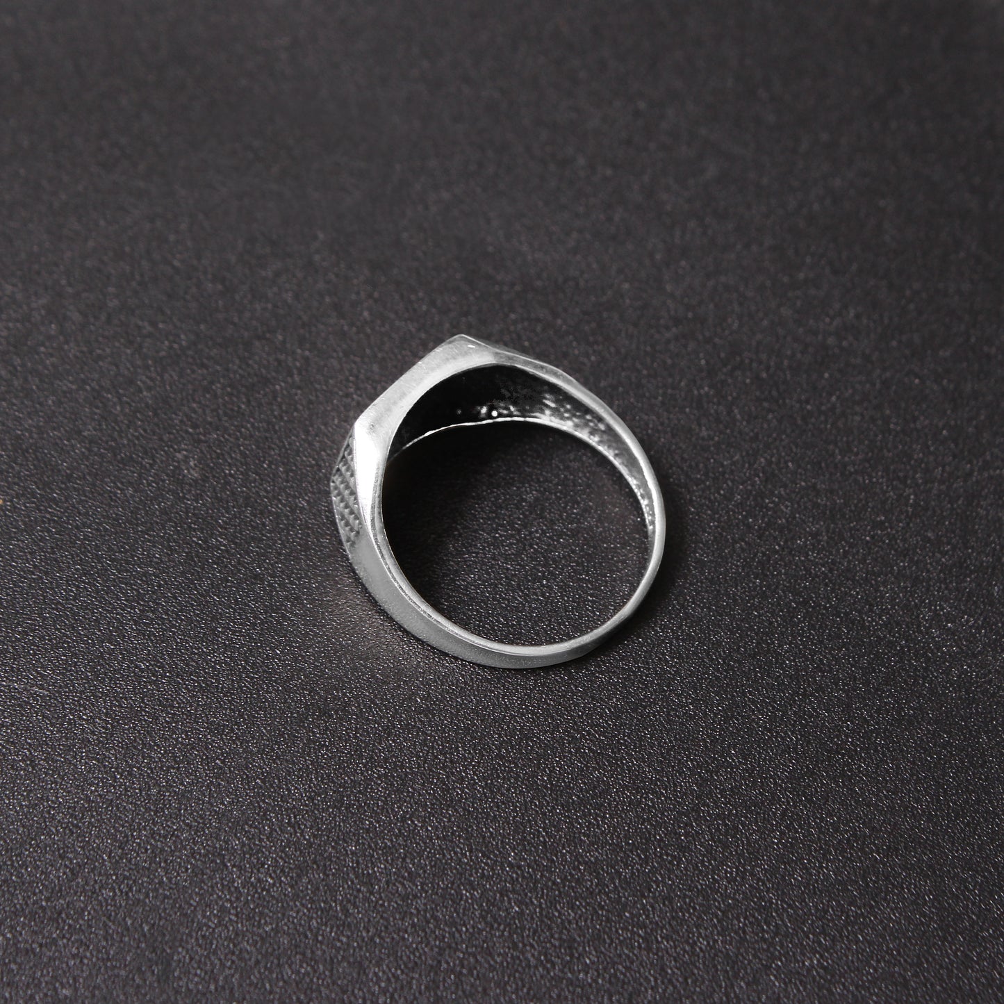 925 Sterling Silver Men's Signet Ring – Bold and Stylish Silver Ring