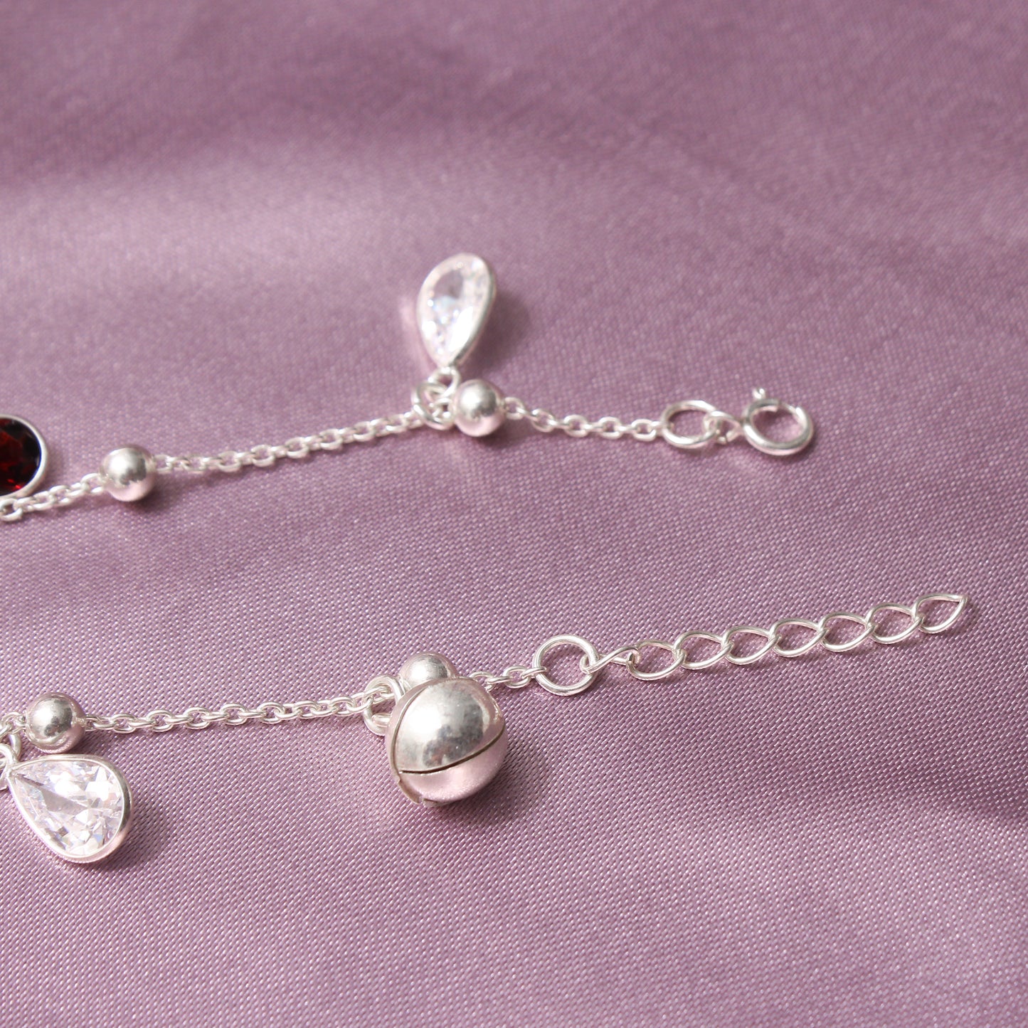 925 Sterling Silver Teardrop Charm Anklet/Bracelet – Elegant Chain with Dangling Charms