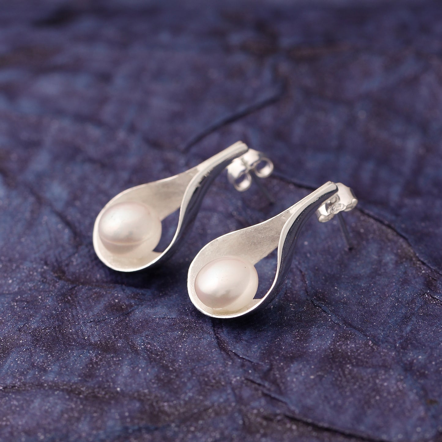 925 Sterling Silver Calla Lily Pearl Earrings – Elegant Ocean-Inspired Bridal Jewelry Gift