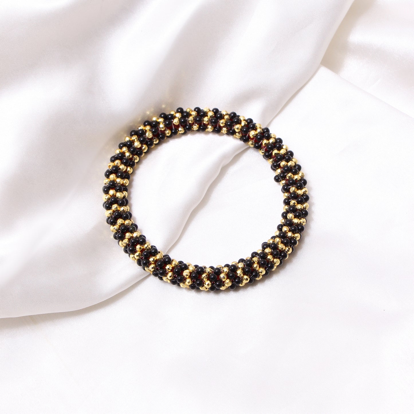 Natural Black Onyx & Golden Hematite Beaded Bangle Bracelet – Elegant Protection Jewelry for Strength & Balance