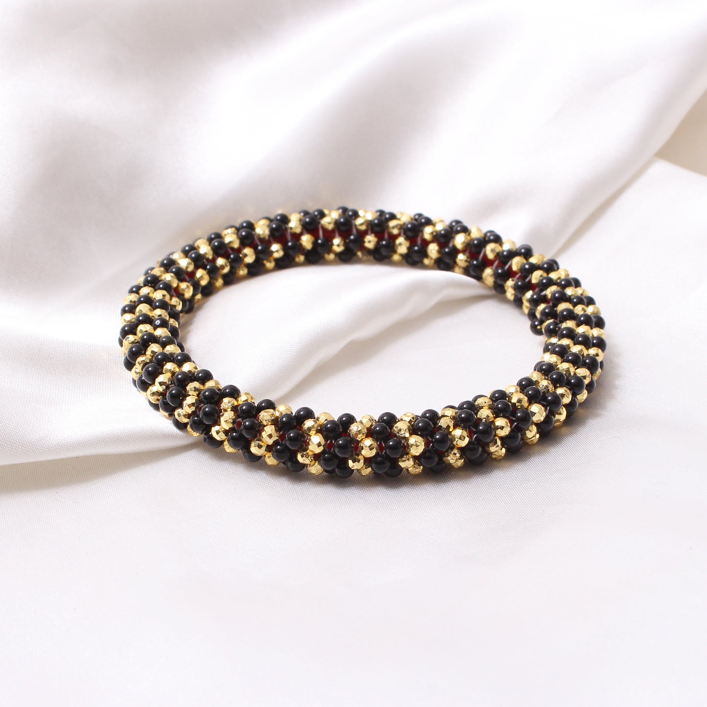 Natural Black Onyx & Golden Hematite Beaded Bangle Bracelet – Elegant Protection Jewelry for Strength & Balance