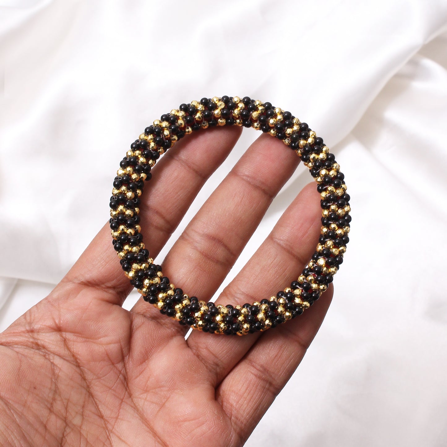 Natural Black Onyx & Golden Hematite Beaded Bangle Bracelet – Elegant Protection Jewelry for Strength & Balance