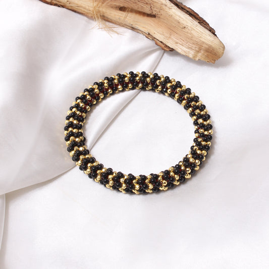 Natural Black Onyx & Golden Hematite Beaded Bangle Bracelet – Elegant Protection Jewelry for Strength & Balance