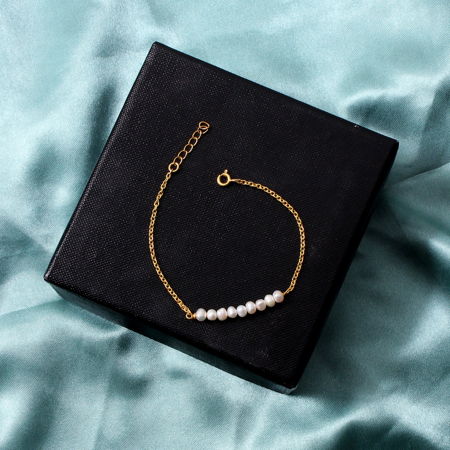 Natural Pearl Silver Chain Beaded Bracelet – Elegant & Timeless Jewelry