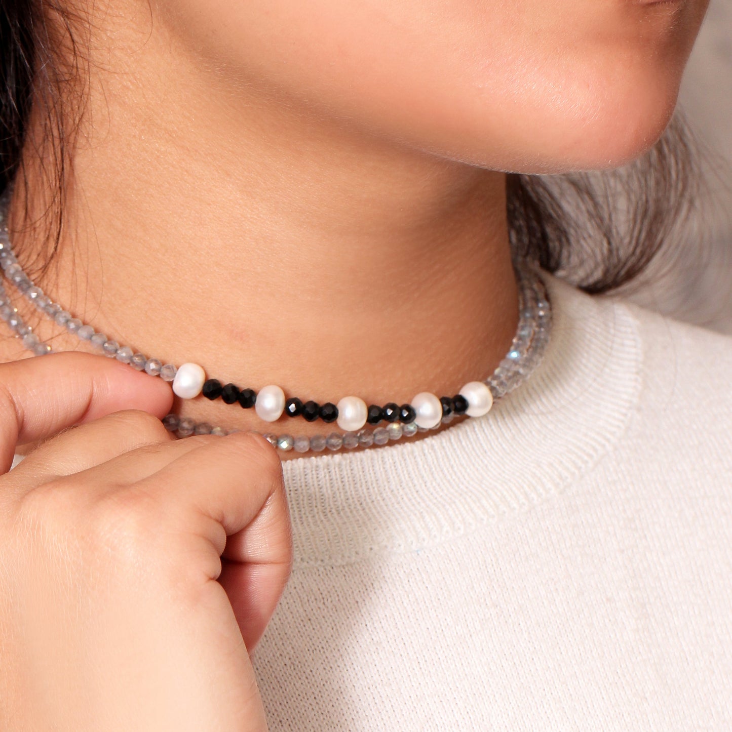 Natural Labradorite, Black Spinel & Pearl Choker Necklace – Elegant Glow & Protection