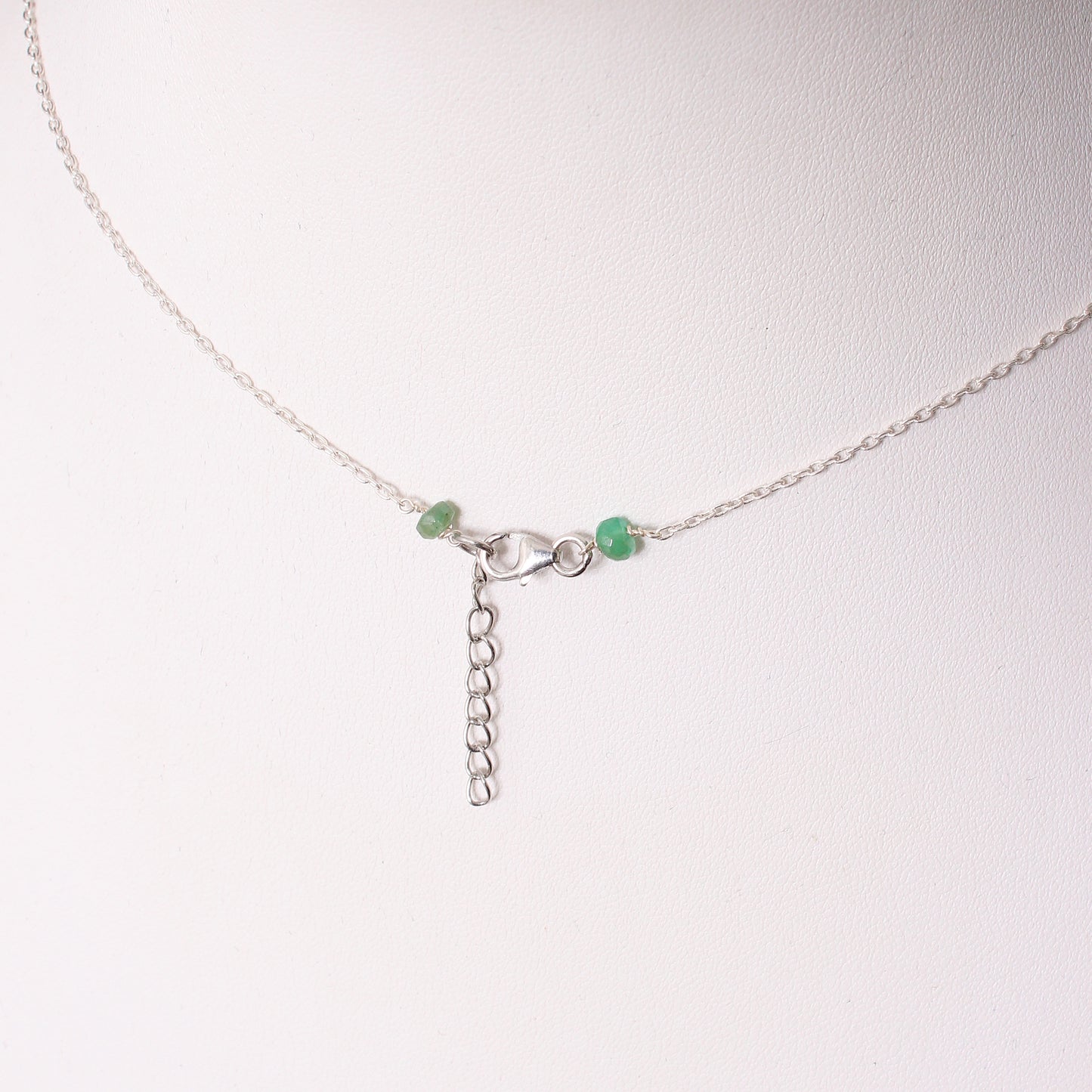 Delicate Natural Emerald Beaded Bar Necklace – Minimalist Birthstone Jewelry