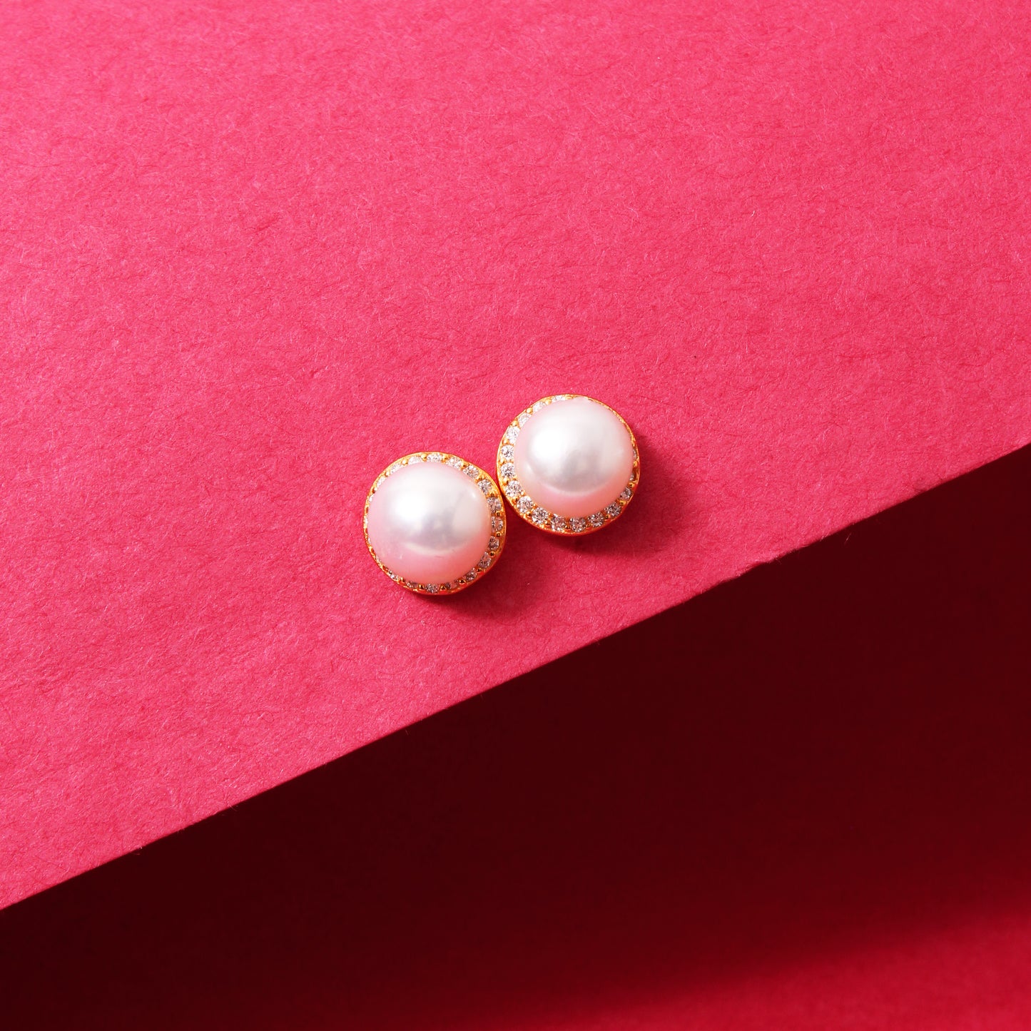 Radiate Elegance – Natural Pearl Stud Earrings in 925 Sterling Silver with Gold Plating