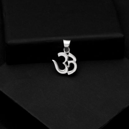 925 Sterling Silver Om Pendant – Spiritual Symbol for Peace & Harmony