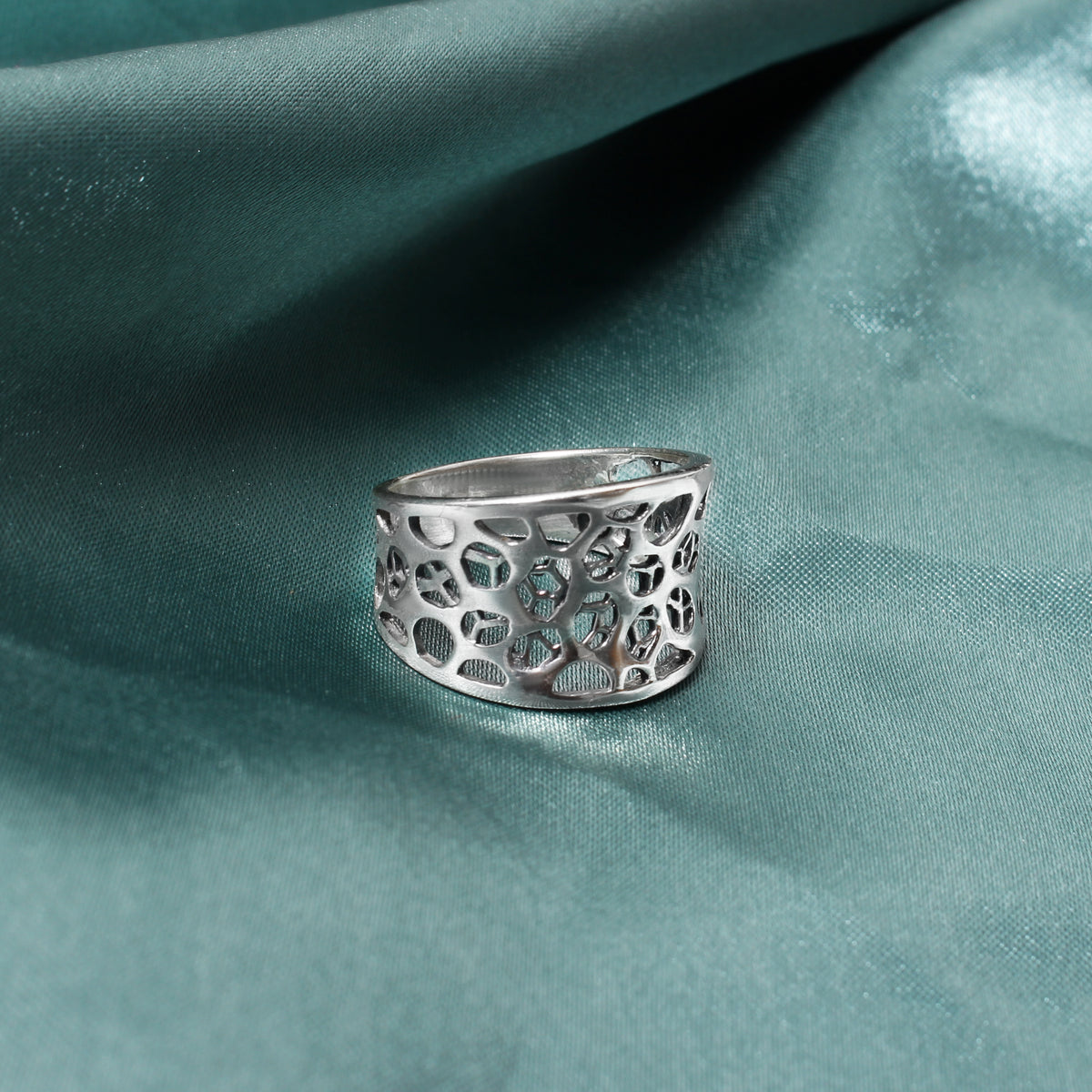 925 Sterling Silver Artistic Hole & Dot Design Ring – Modern Textured Statement Jewelry