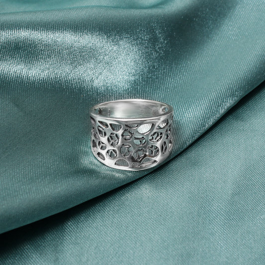 925 Sterling Silver Artistic Hole & Dot Design Ring – Modern Textured Statement Jewelry
