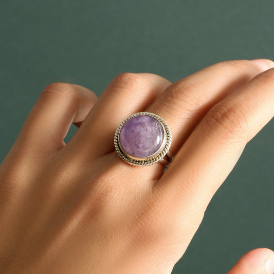 925 Sterling Silver Amethyst Gemstone Ring – Calming Purple Gemstone for Balance & Spiritual Growth