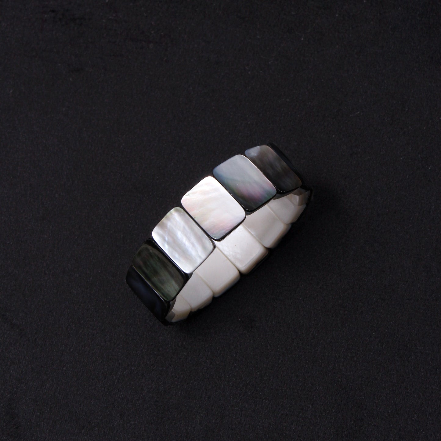 Elegant Shell Pearl Bracelet – Stylish Rectangular Beads for Timeless Beauty