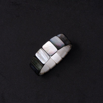 Elegant Shell Pearl Bracelet – Stylish Rectangular Beads for Timeless Beauty